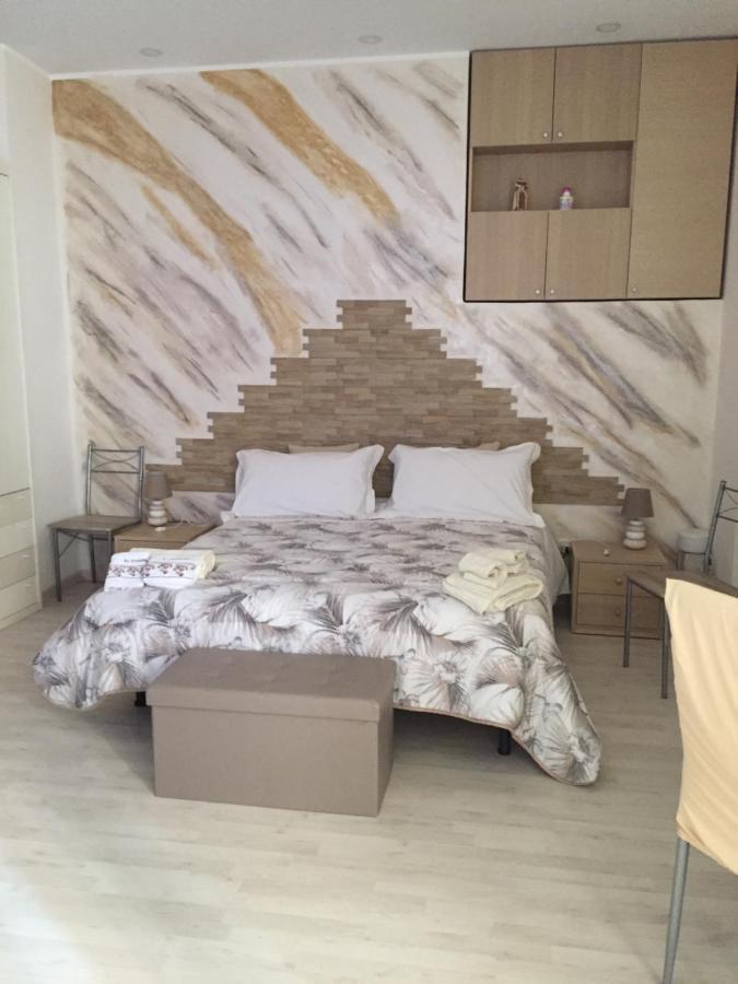 Bed&Breakfast La Volpe Rossa Regalbuto Exterior foto