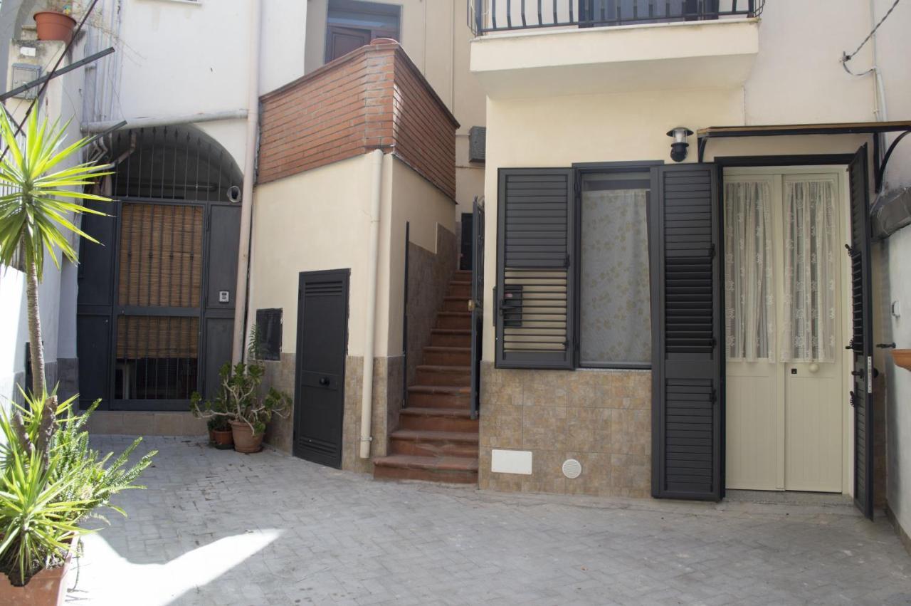 Bed&Breakfast La Volpe Rossa Regalbuto Exterior foto